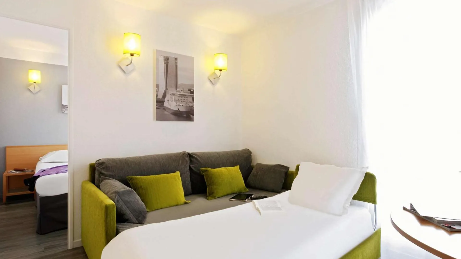 Aparthotel Adagio Access Marseille Prado Perier 3*,