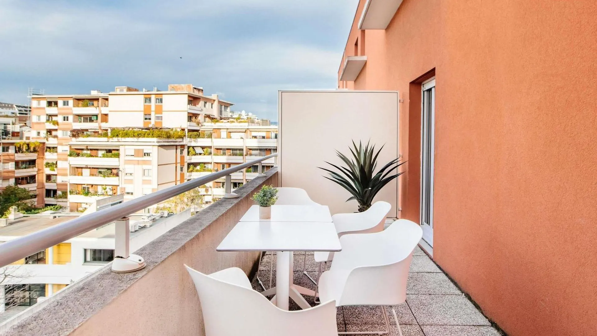 ***  Aparthotel Adagio Access Marseille Prado Perier France