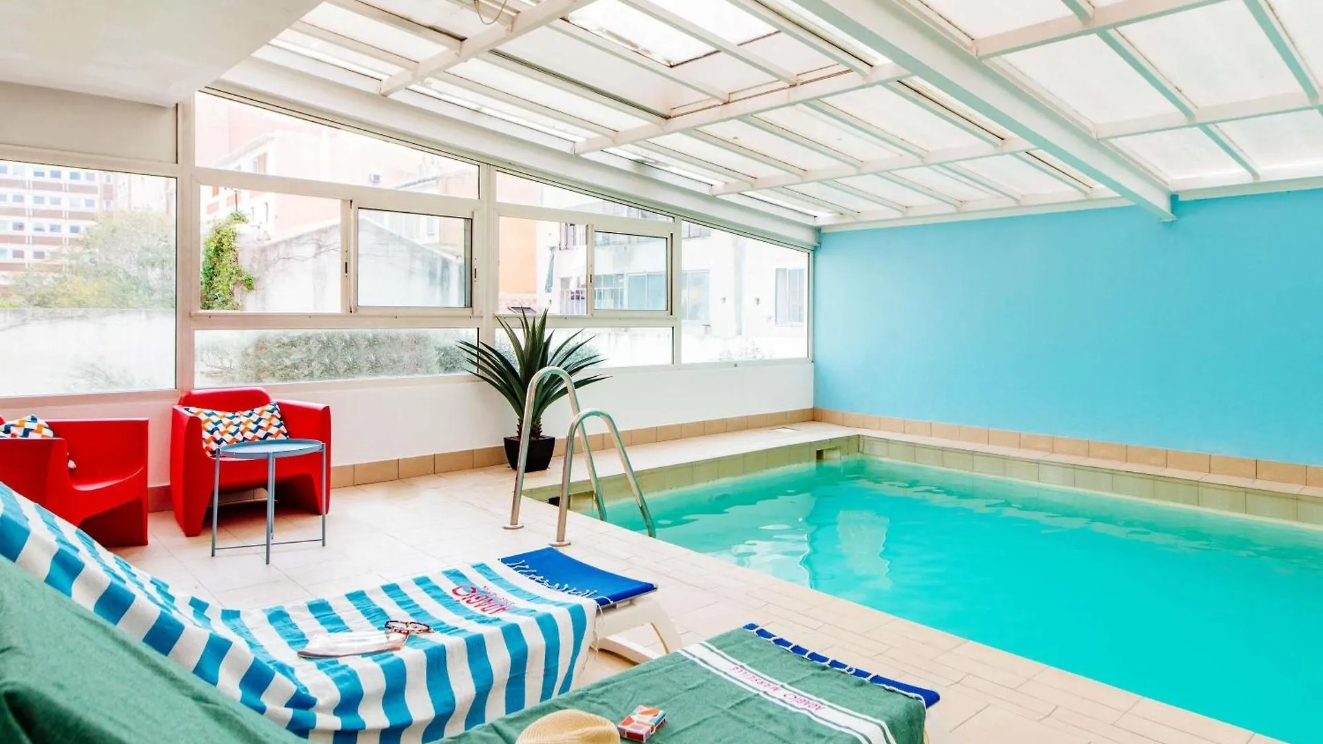 Aparthotel Adagio Access Marseille Prado Perier 3*,